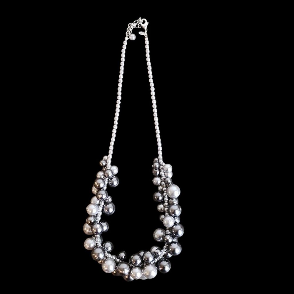 ​RMN Vintage Faux Pearl Cluster Statement Necklace Silver Gray Chunky Bib Drop